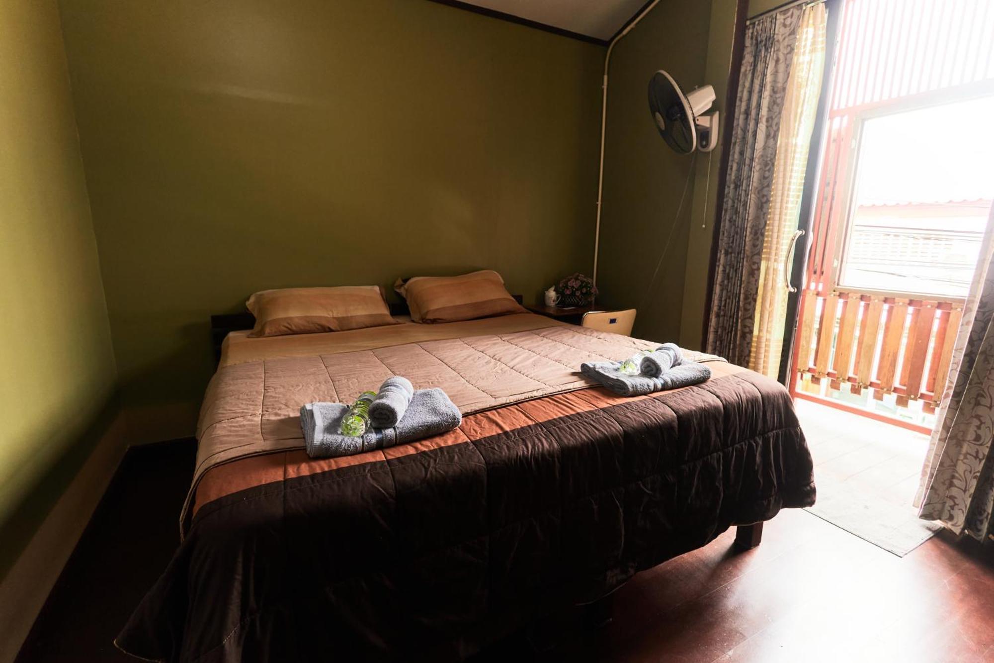 Chommuang Guest House Ayutthaya Værelse billede
